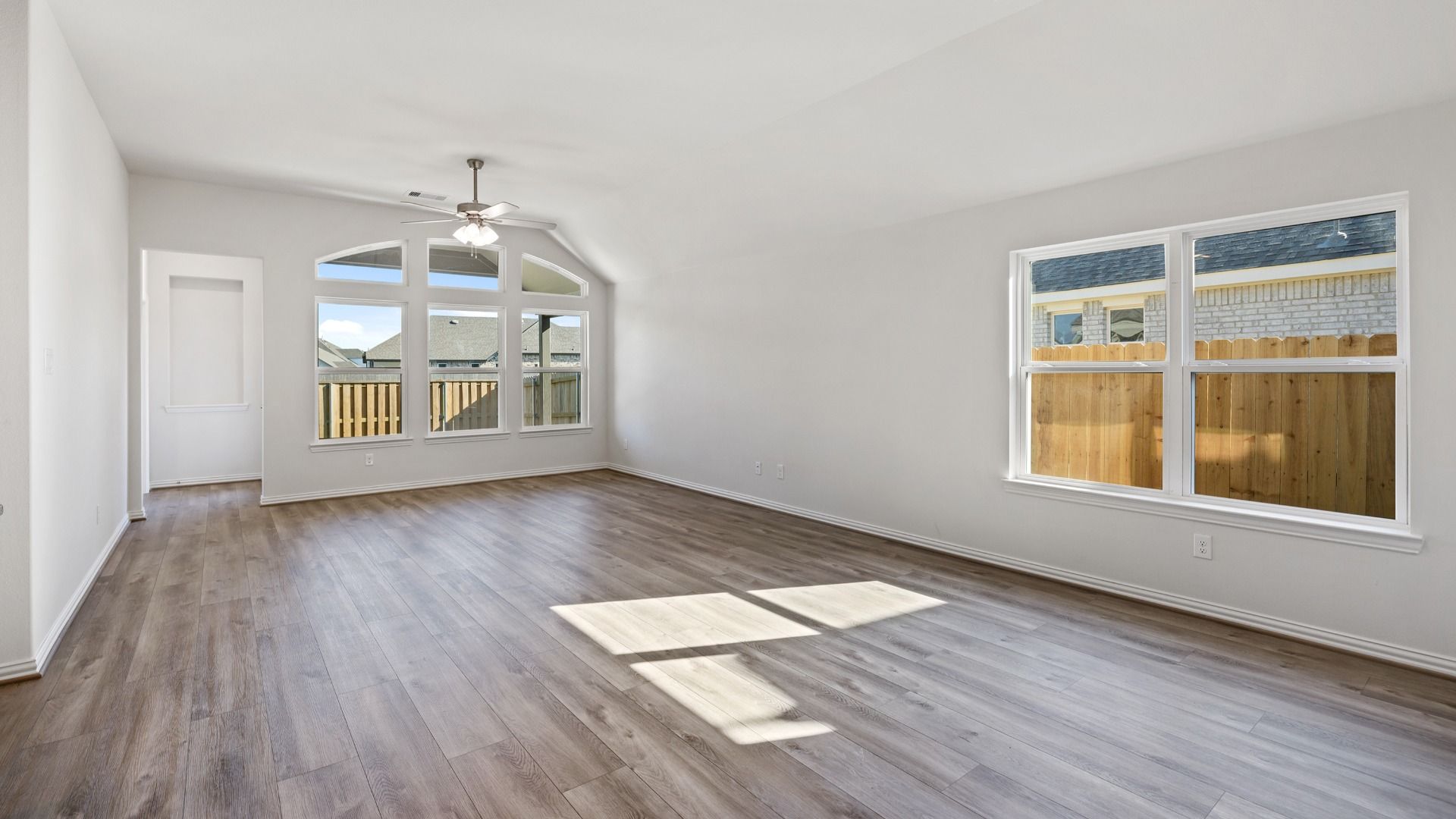 This is a representative photo of the floor plan.