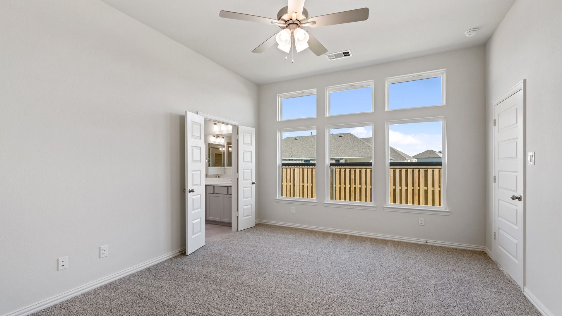 This is a representative photo of the floor plan.