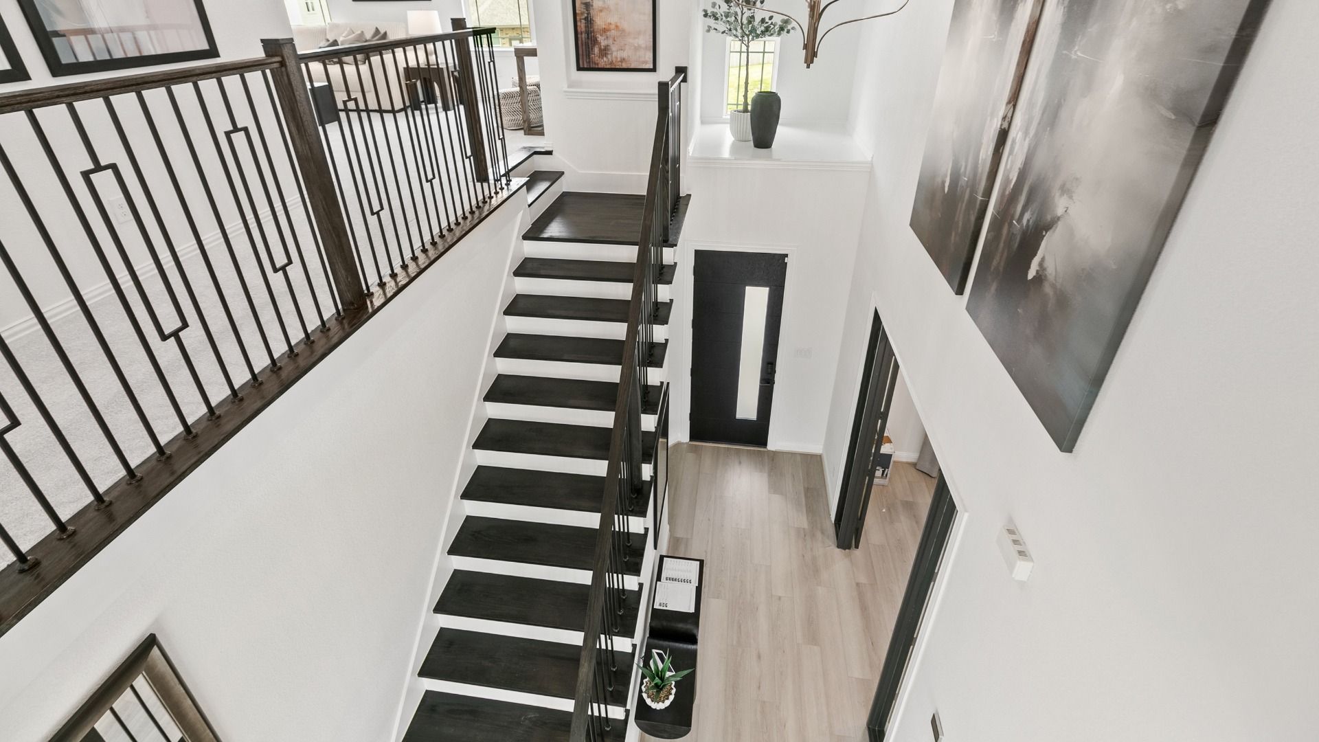 This is a representative photo of floor plan.