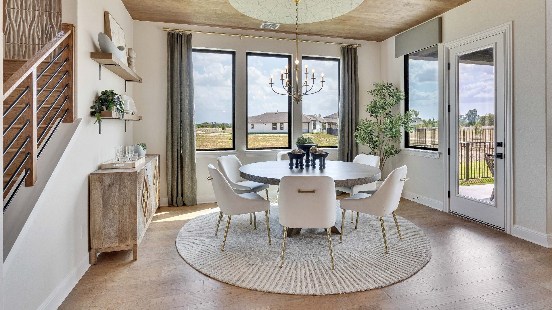 This is a representative photo of the floor plan.