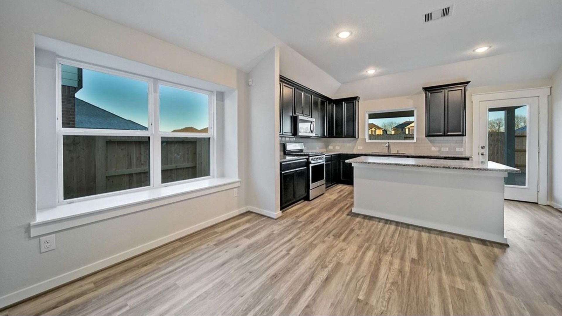This is a representative photo of floor plan.
