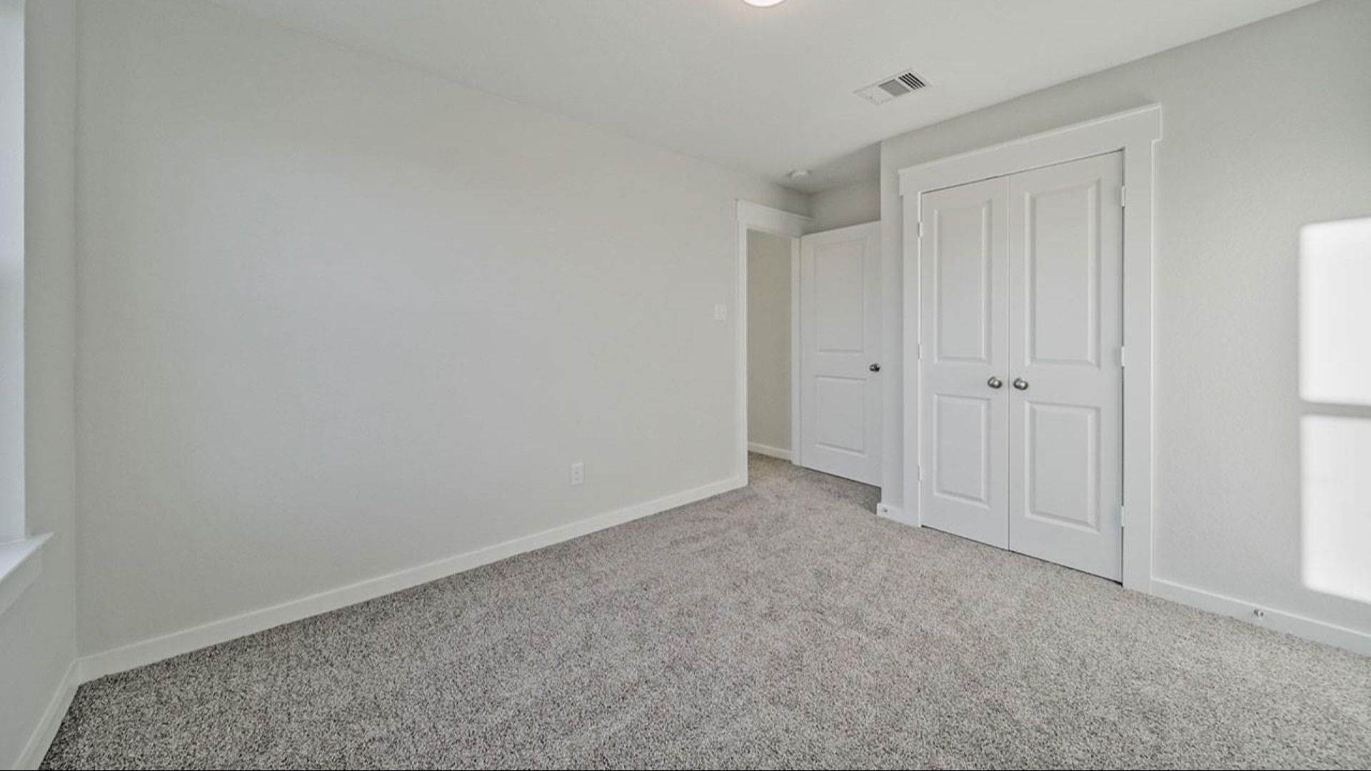 This is a representative photo of floor plan.