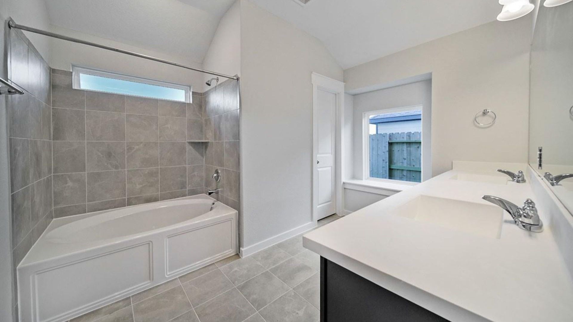 This is a representative photo of floor plan.