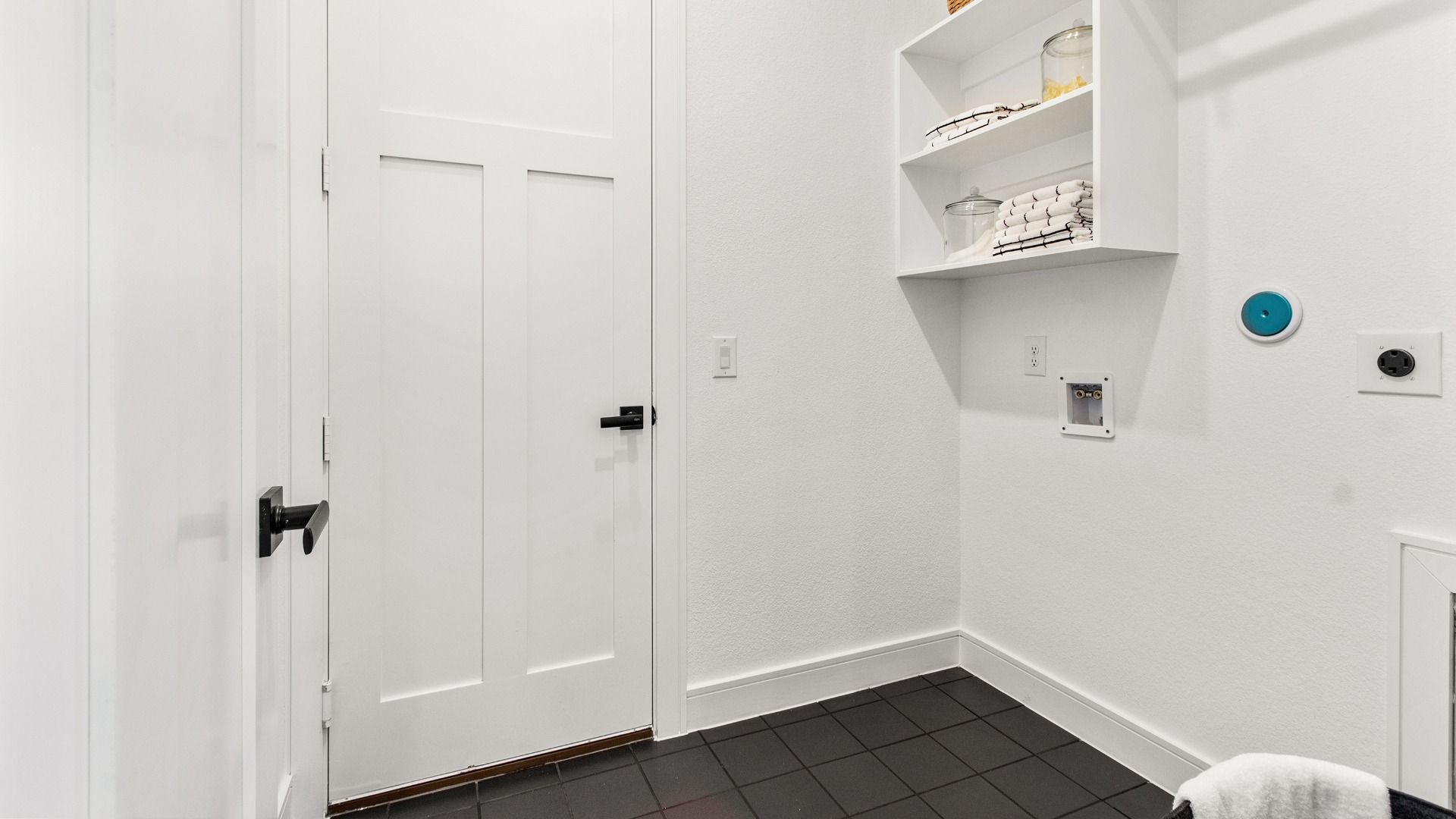 This is a representative photo of floor plan.