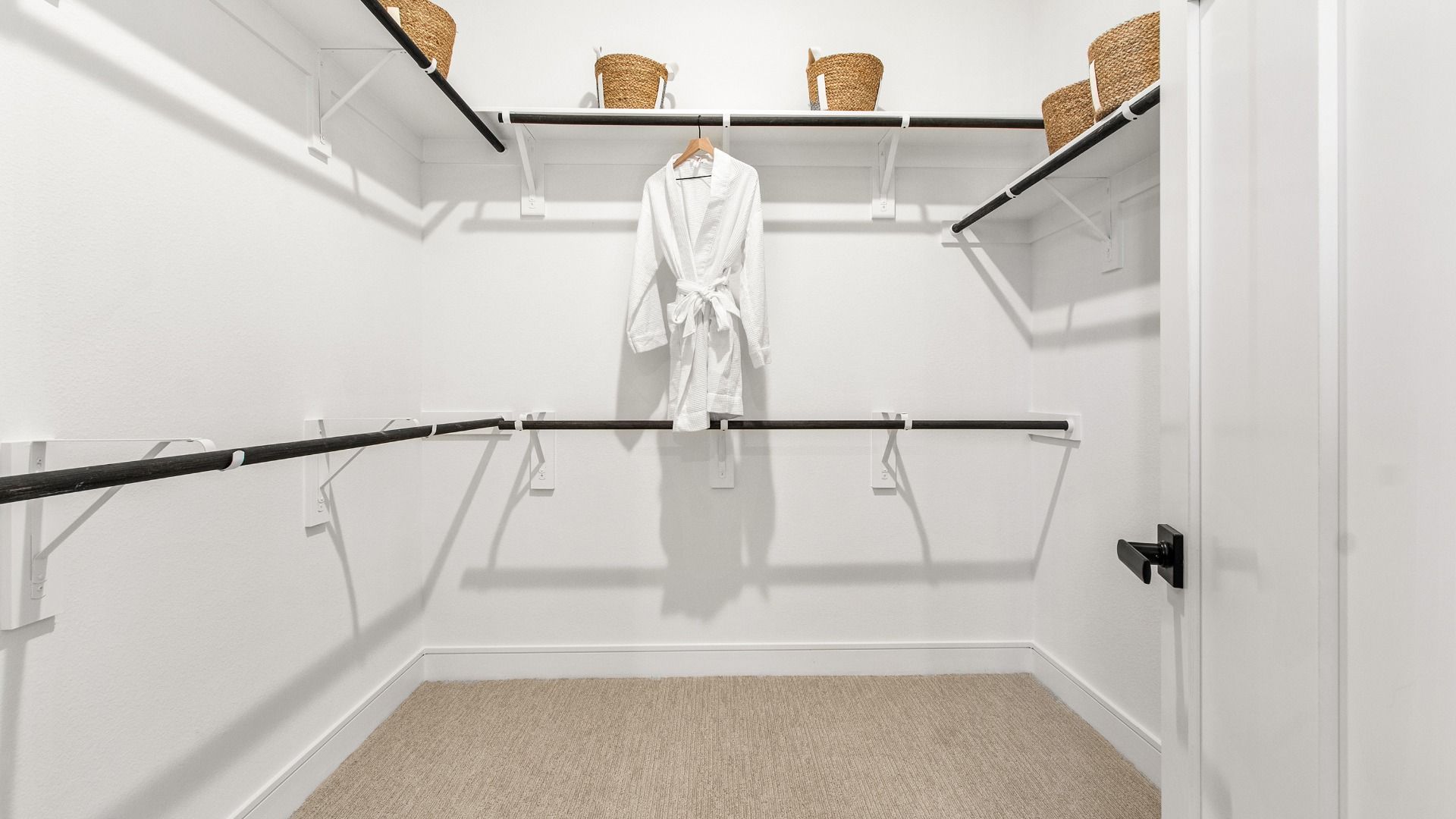This is a representative photo of floor plan.