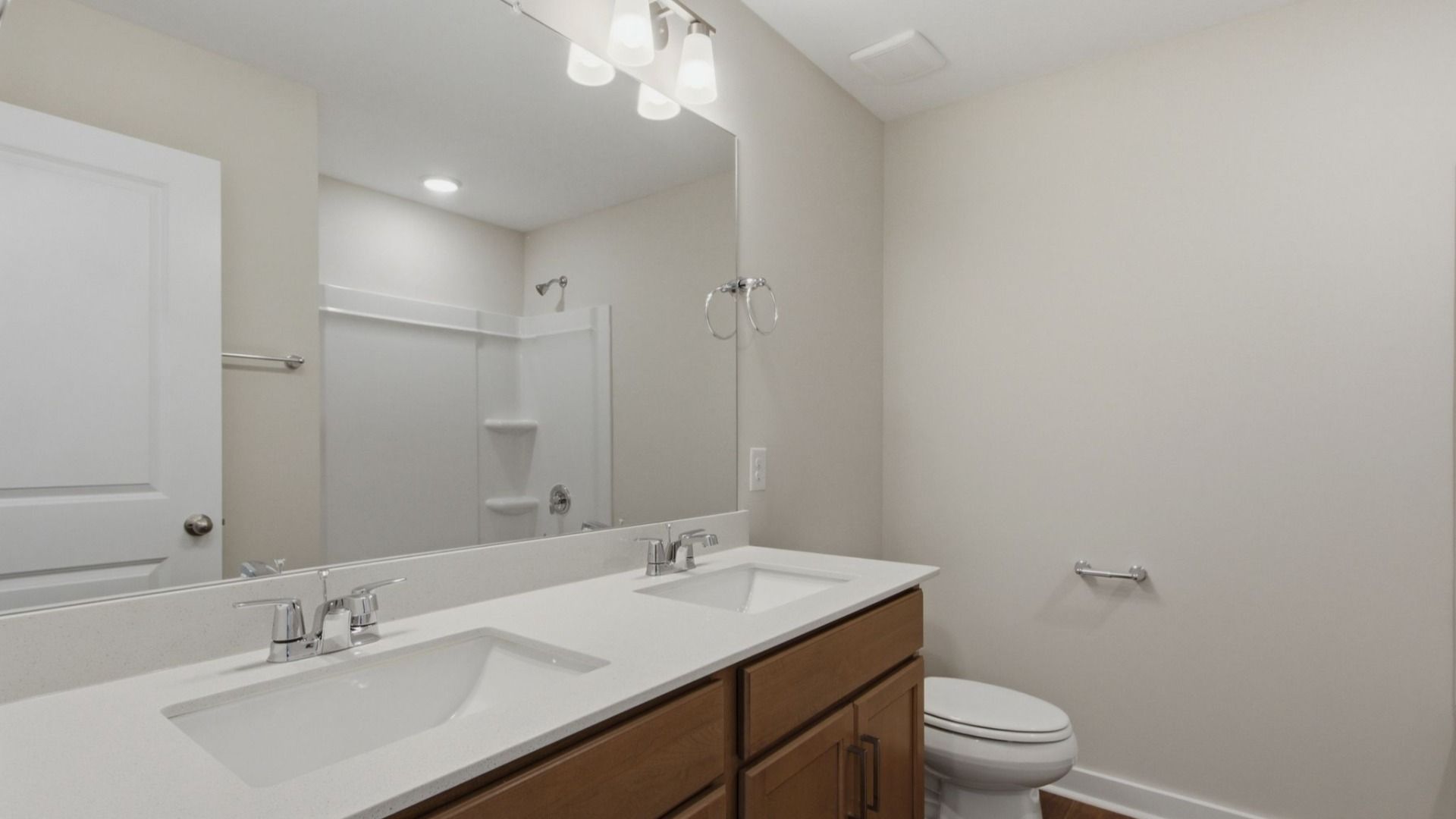 Additional upstairs bathroom for secondary bedrooms