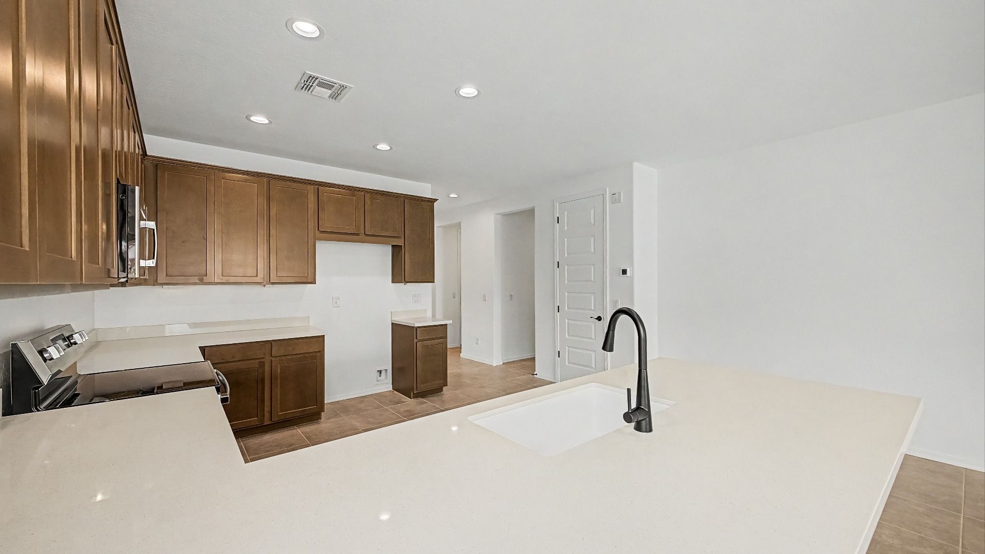 Larkspur Home Plan - Kitchen Island