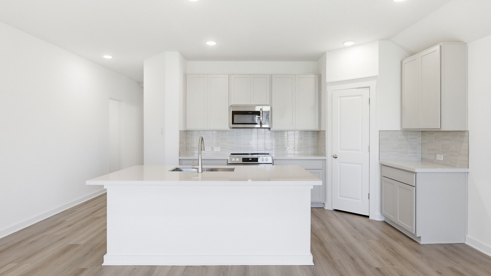 Avalon - Kitchen - Representative