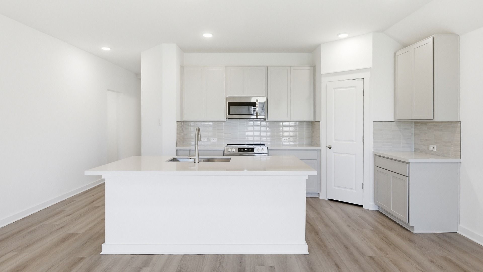 Avalon - Kitchen - Representative