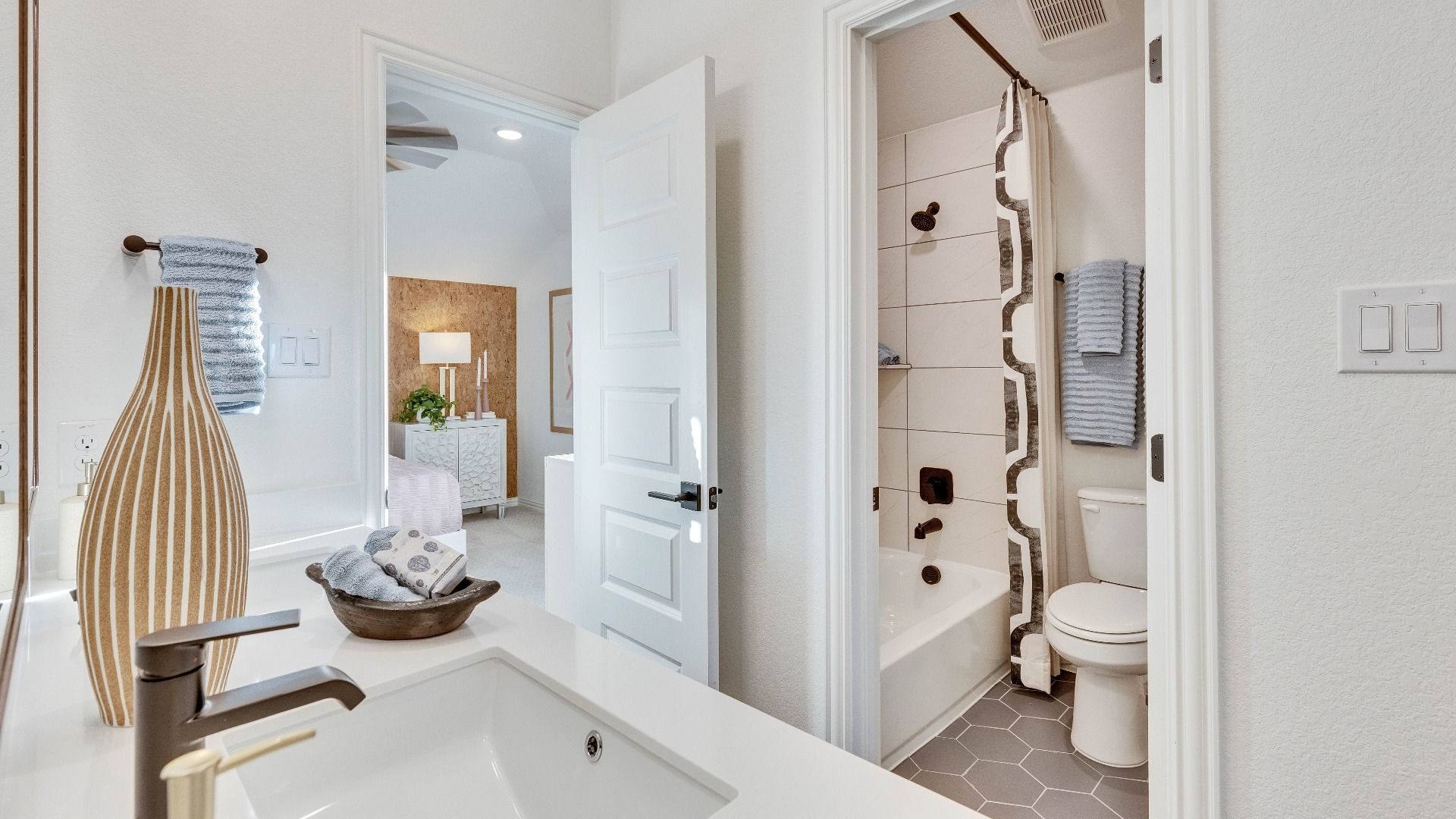 *Photos may not be of actual home. Photos may be of similar home/floorplan.