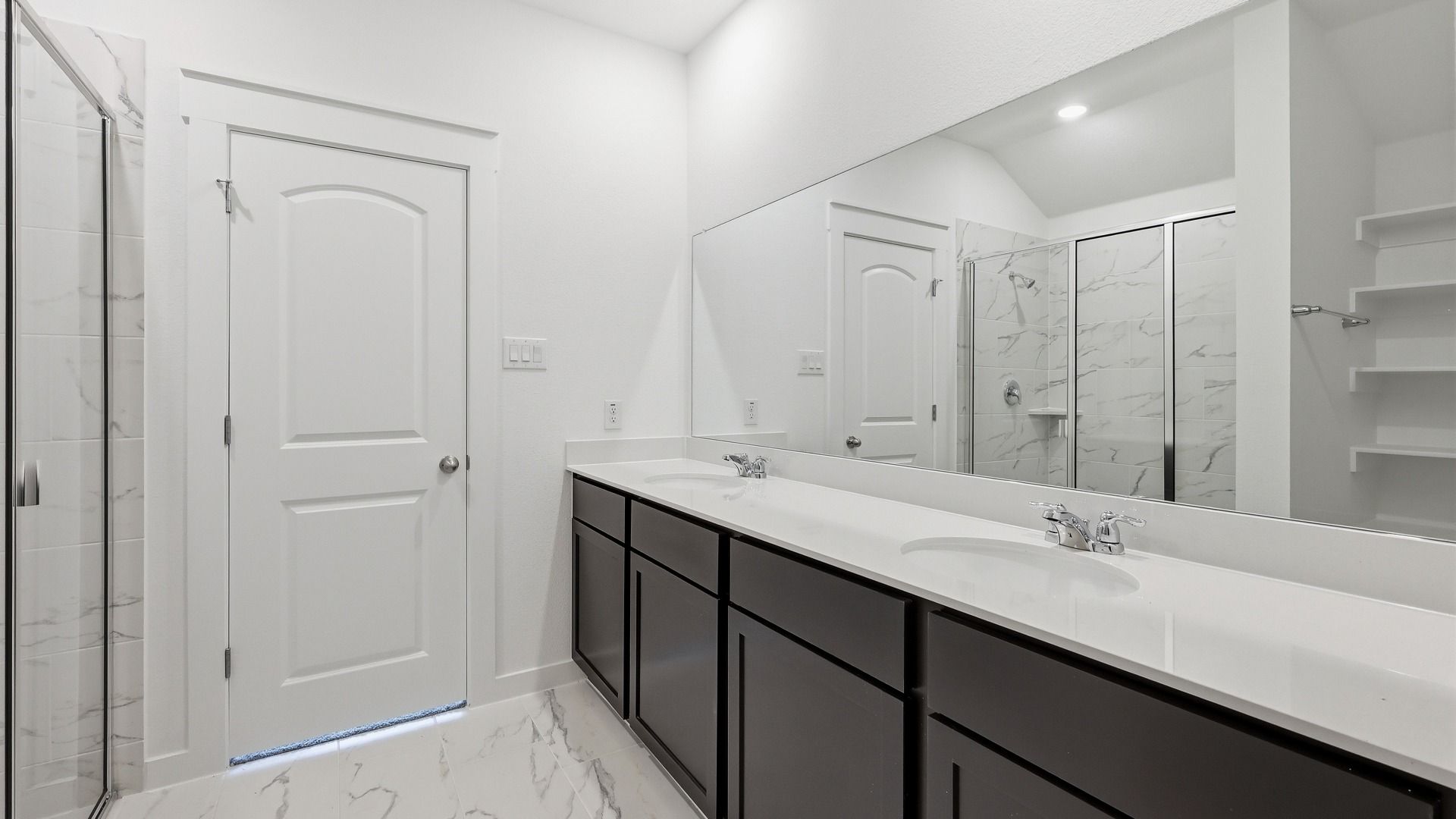 132 Patrick Henry Drive Primary Bath
