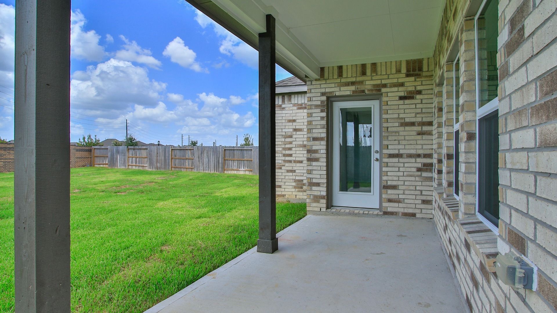 22214 Nissi Beach -Back Covered Patio