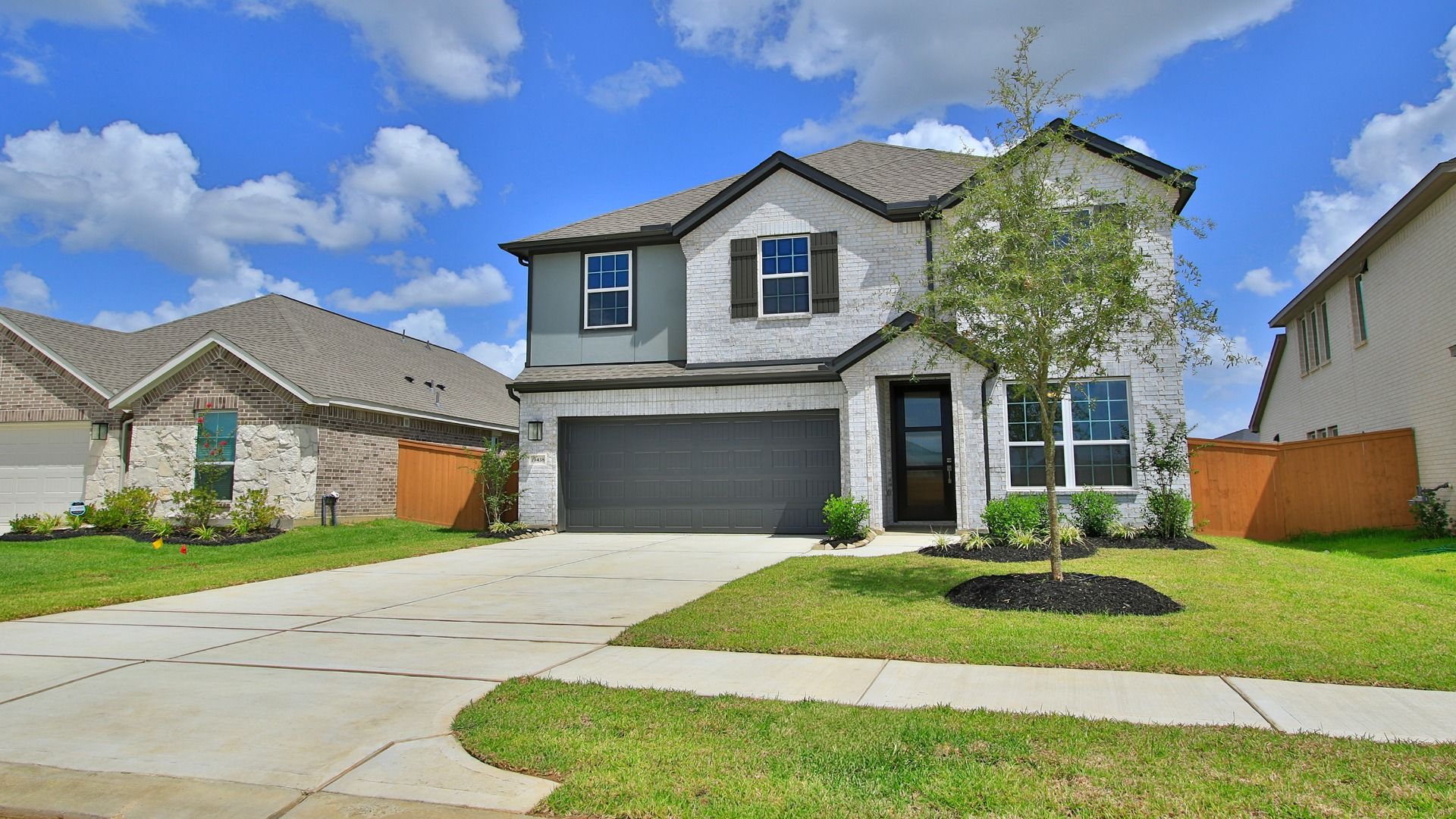 19438 Saint Green - Exterior