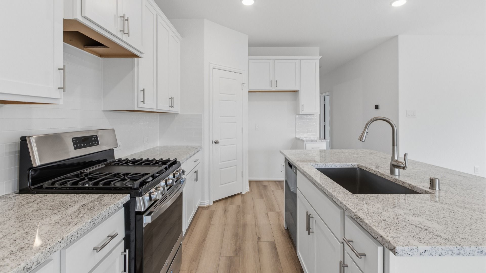 22214 Nissi Beach - Kitchen
