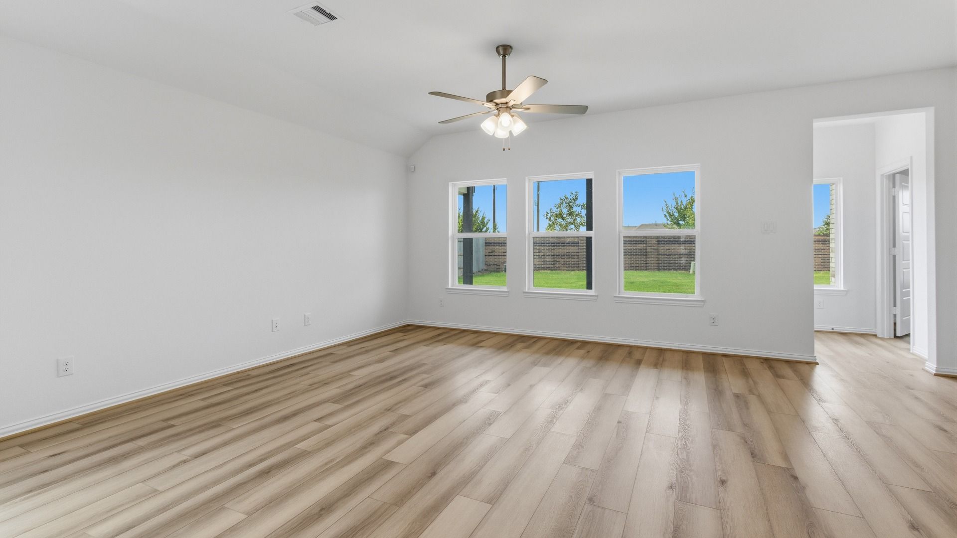 22214 Nissi Beach - Living