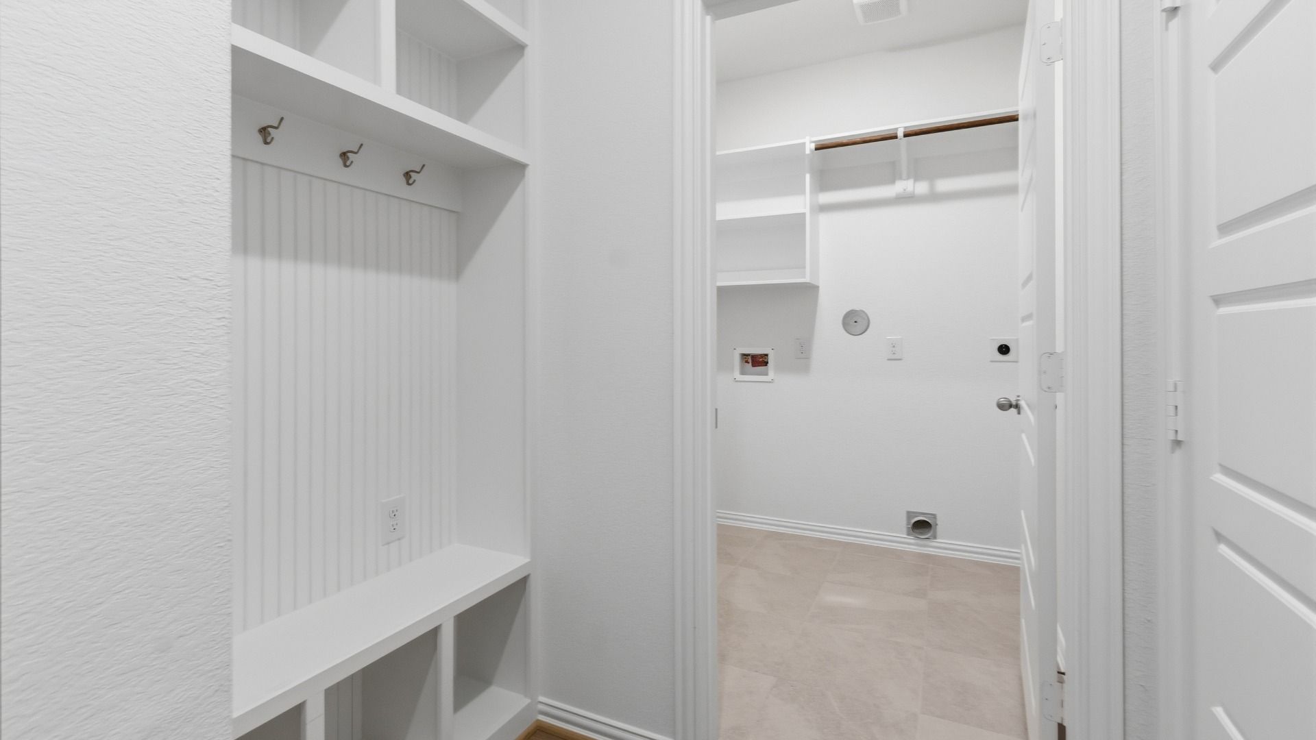 22214 Nissi Beach -interior