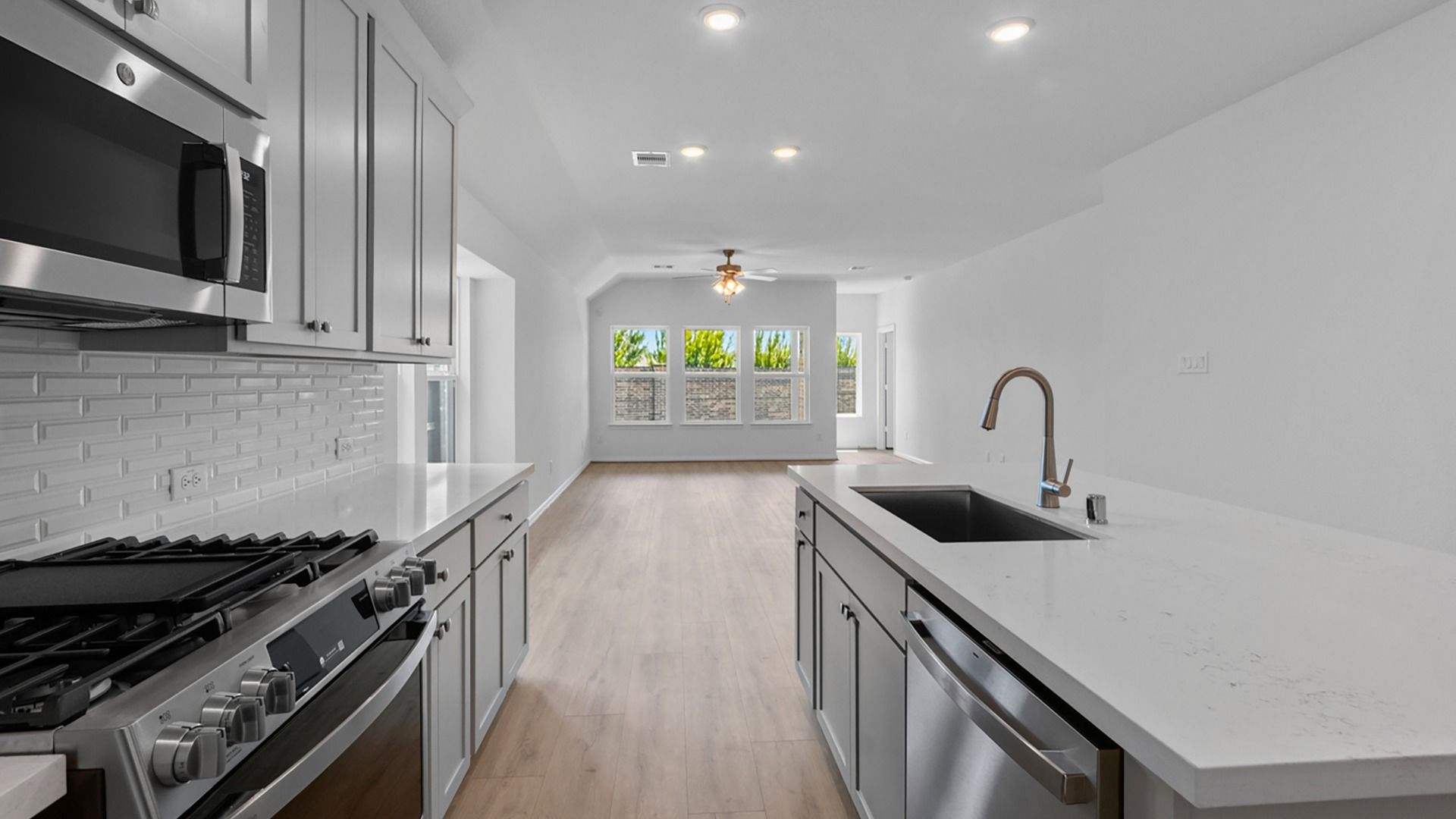 22211 Balos Lagoon Kitchen