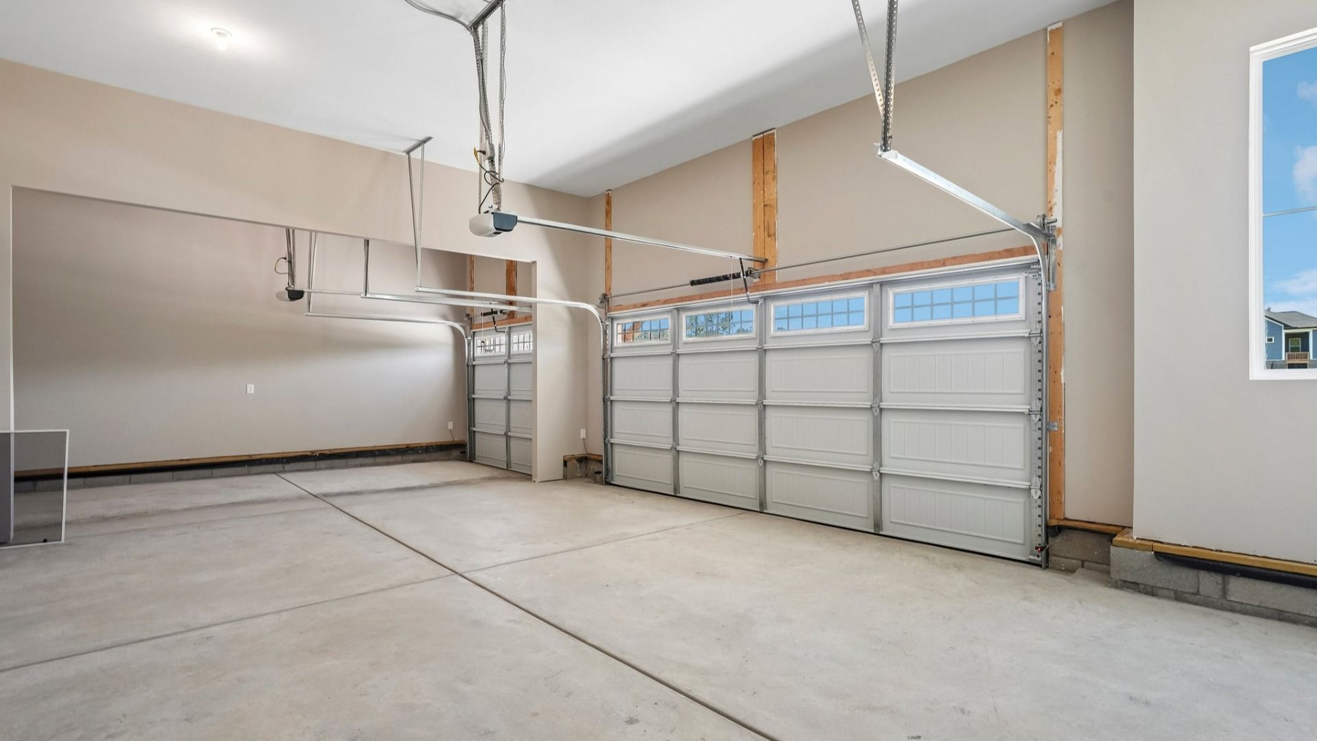 Spacey three-car garage for storage convenience