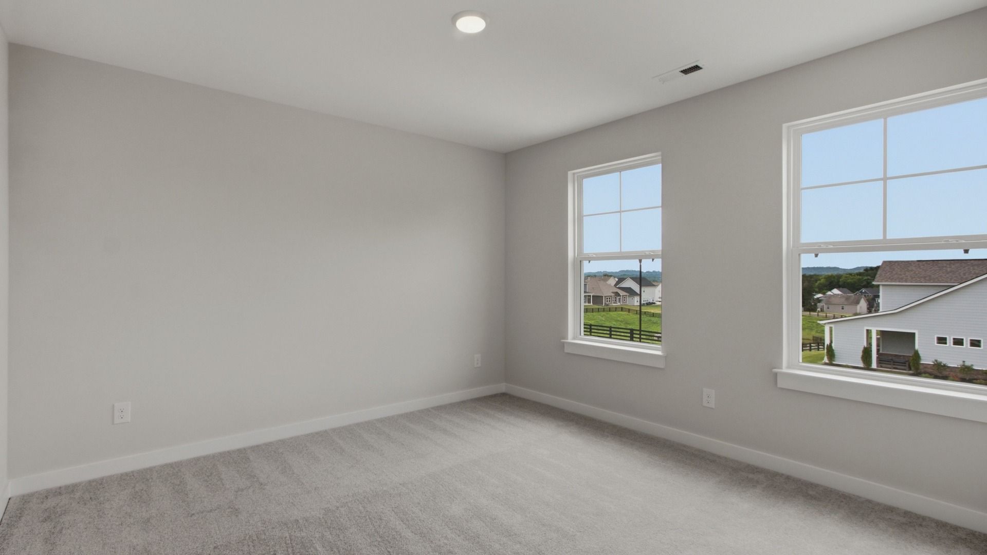 Separate secondary room with natural lighting from windows