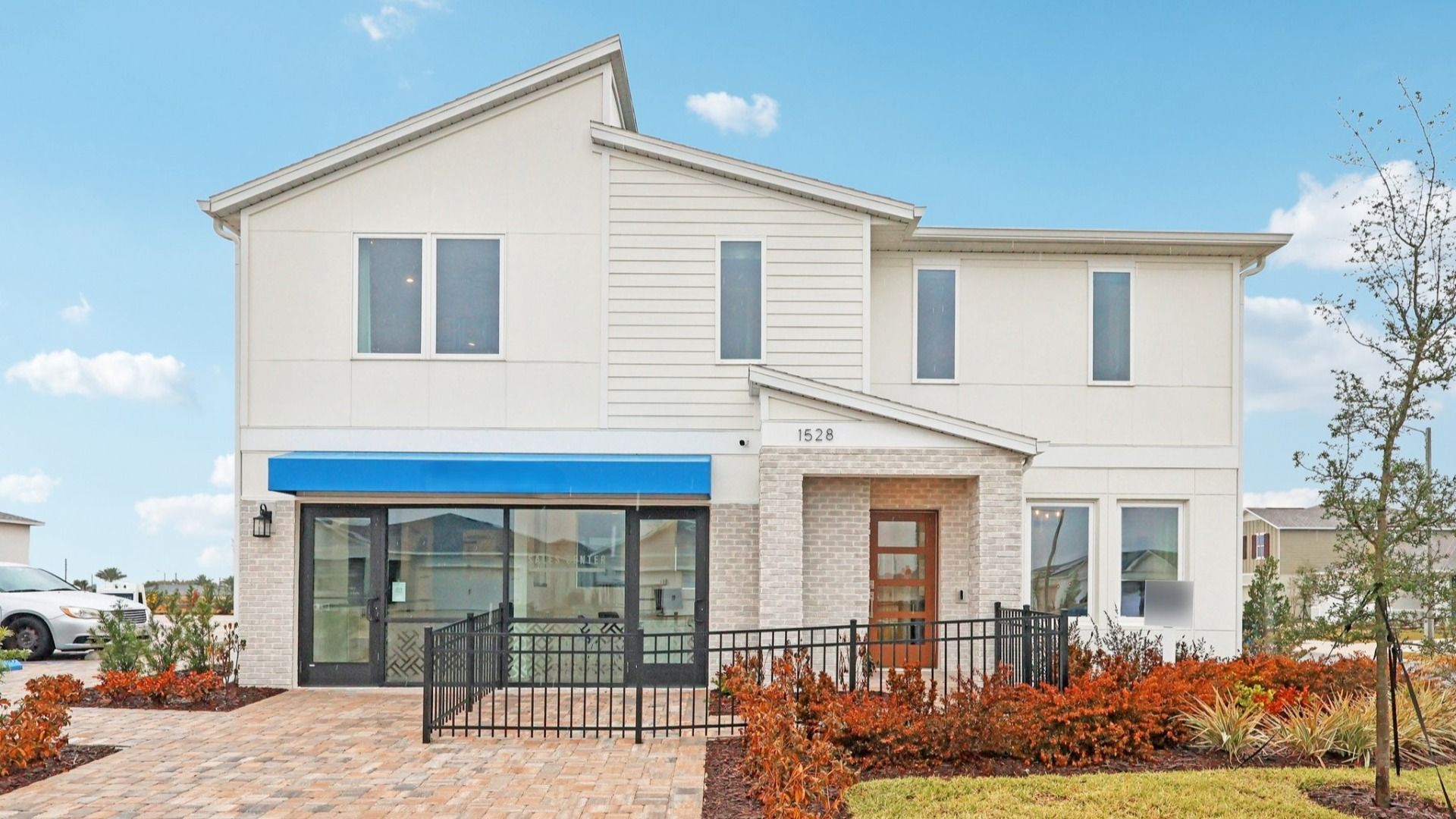 2586 Absolute Avenue (Highbourne)