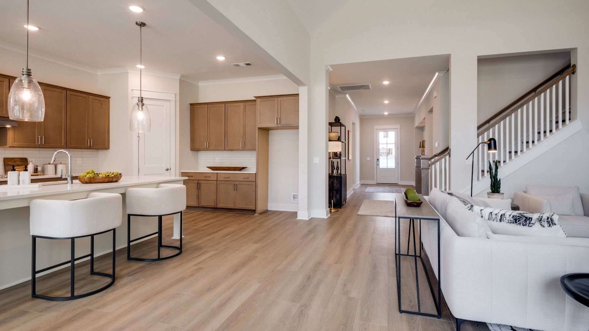 Kitchen, dining, and living areas close by for convenience