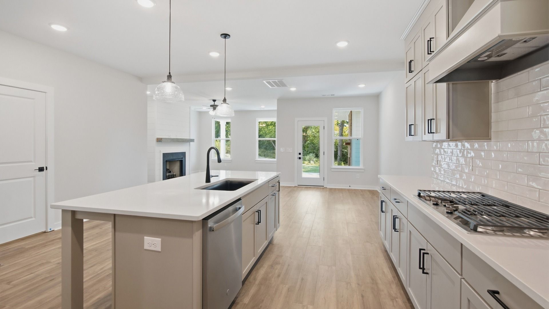 Quartz backsplash for an elevated design