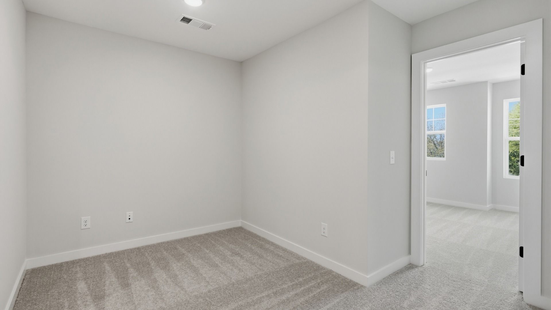 Versatile loft area next to bedroom
