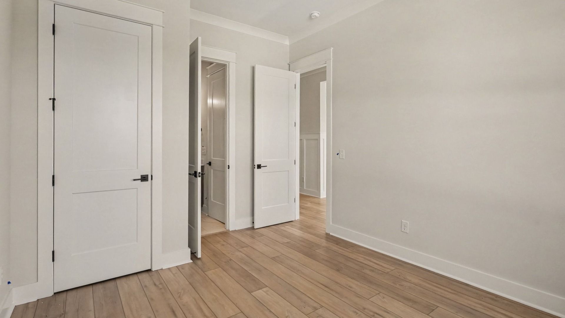Secondary bedroom with windows