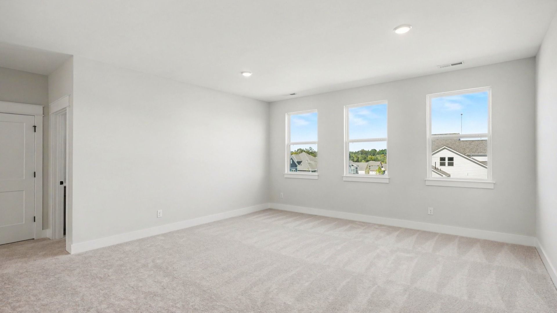 Loft/ flex space right by staircase