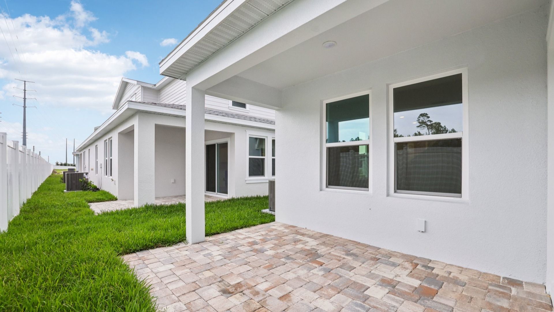 Covered Lenei of the Coronado - End at Cyrene at Harmony located in St Cloud FL by DRB Homes