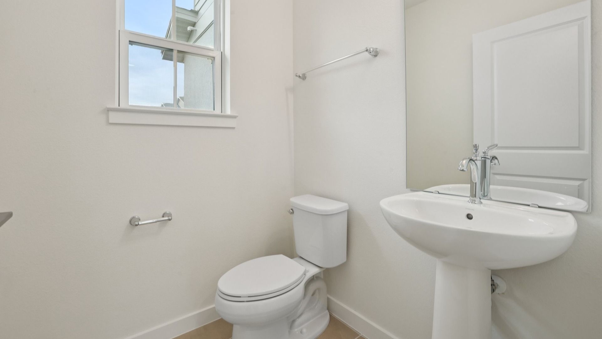Guest Bath of the Coronado - End at Cyrene at Harmony located in St Cloud FL by DRB Homes