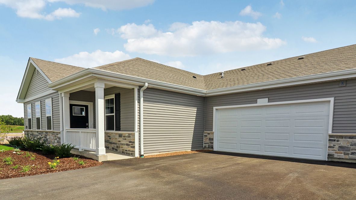 casa en Cambridge Lakes North Ranch Townhomes por D.R. Horton