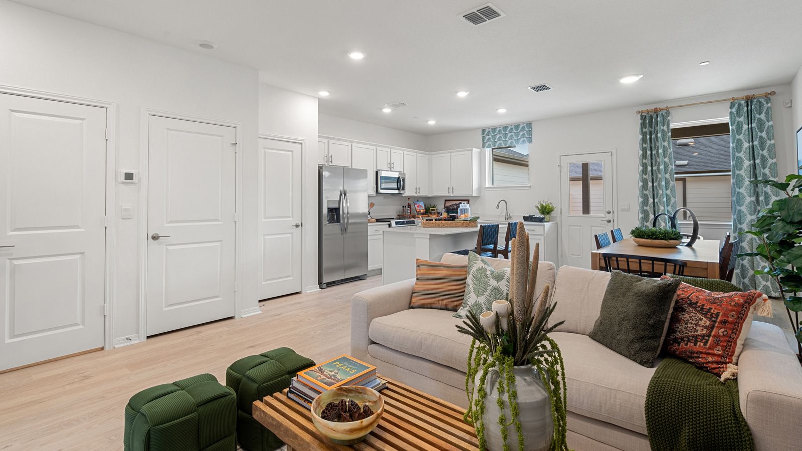 The Smithwick - Avery Centre: Round Rock, Texas - D.R. Horton