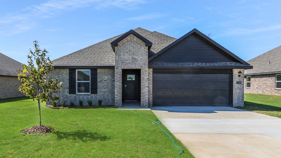Cali - Hawks Landing: Owasso, Oklahoma - D.R. Horton