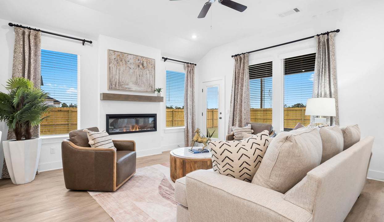 1001 Thornwood Place. Bentonville, AR 72713