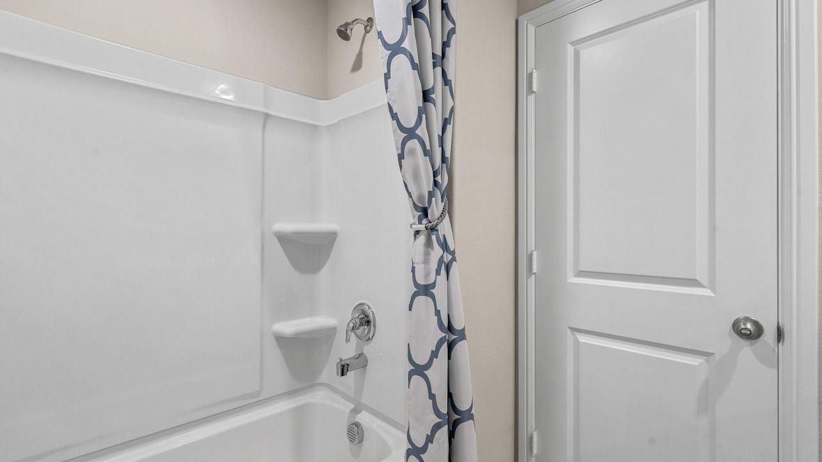 138 Sandstone Circle. Granbury, TX 76048