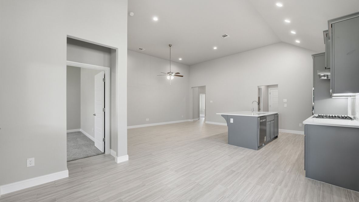 11725 Canopy Trail. Justin, TX 76247