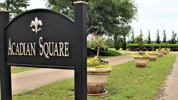 Acadian Square - Petal, MS