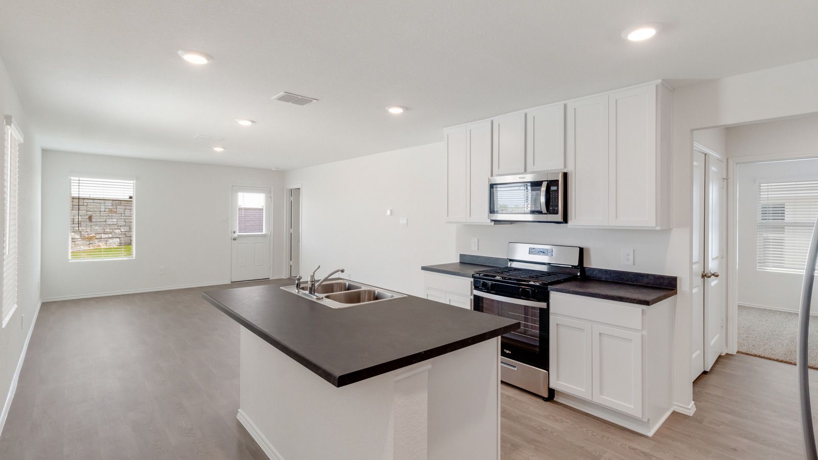 174 Ebbsfleet Drive. Uhland, TX 78640