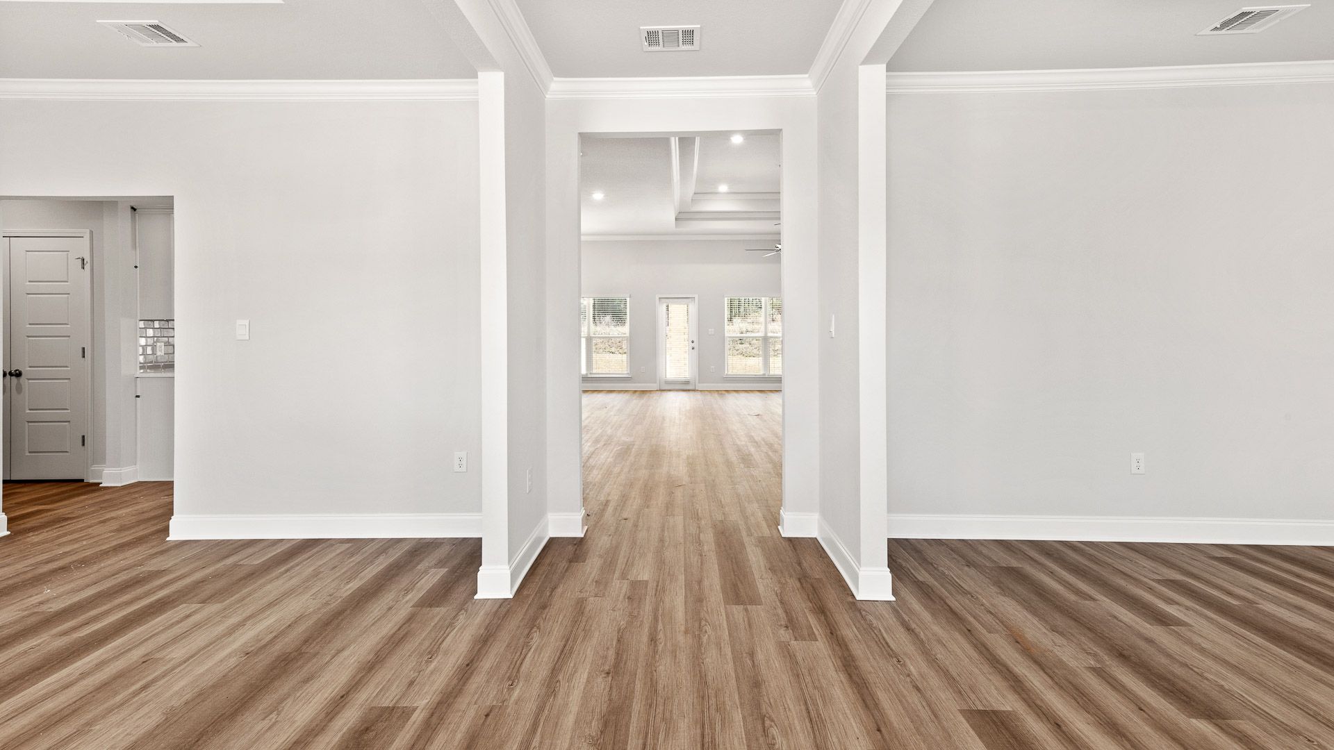 The Nadine - Longmire Estates: Theodore, Alabama - D.R. Horton