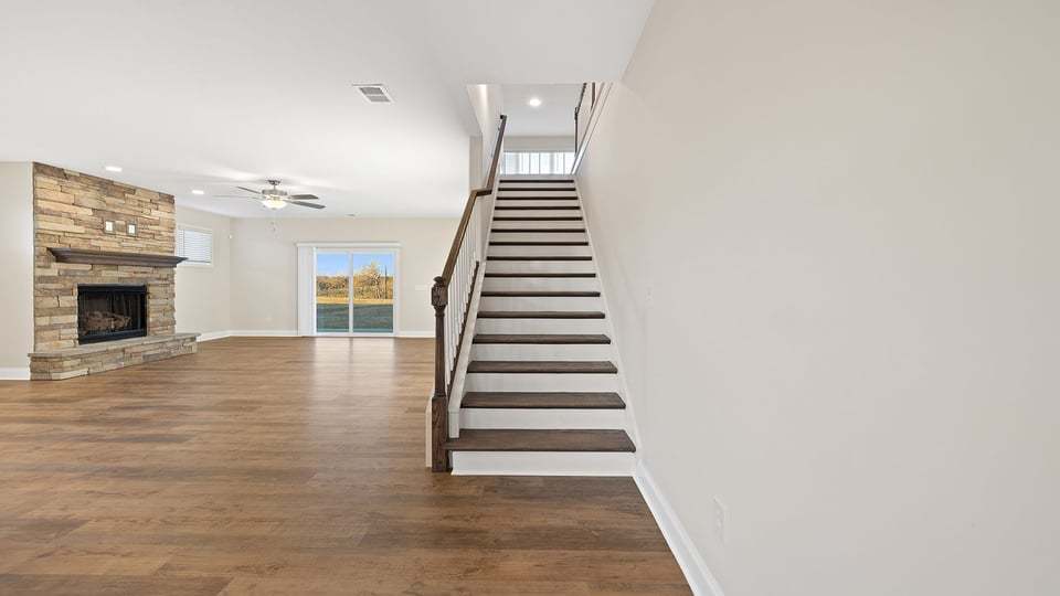 CRESTONE - Alder Pond: Campobello, South Carolina - D.R. Horton