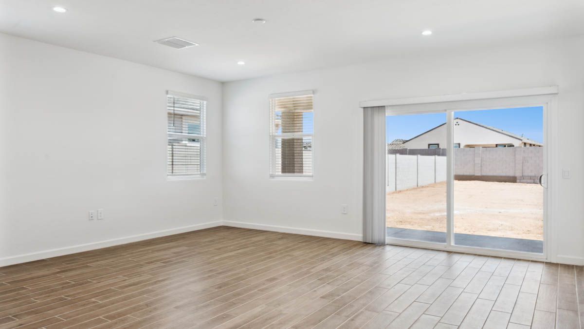 casa en Radiance at Superstition Vistas por D.R. Horton Basic