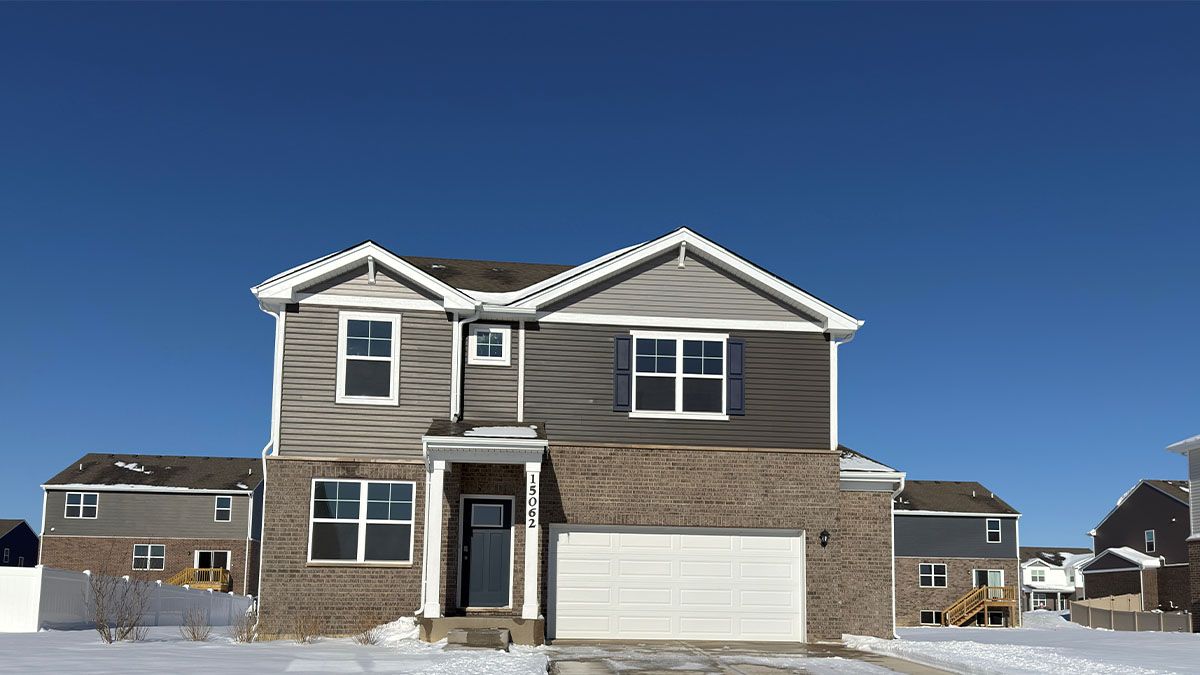 HOLCOMBE 2 CAR - Ivanhoe: Manhattan, Illinois - D.R. Horton