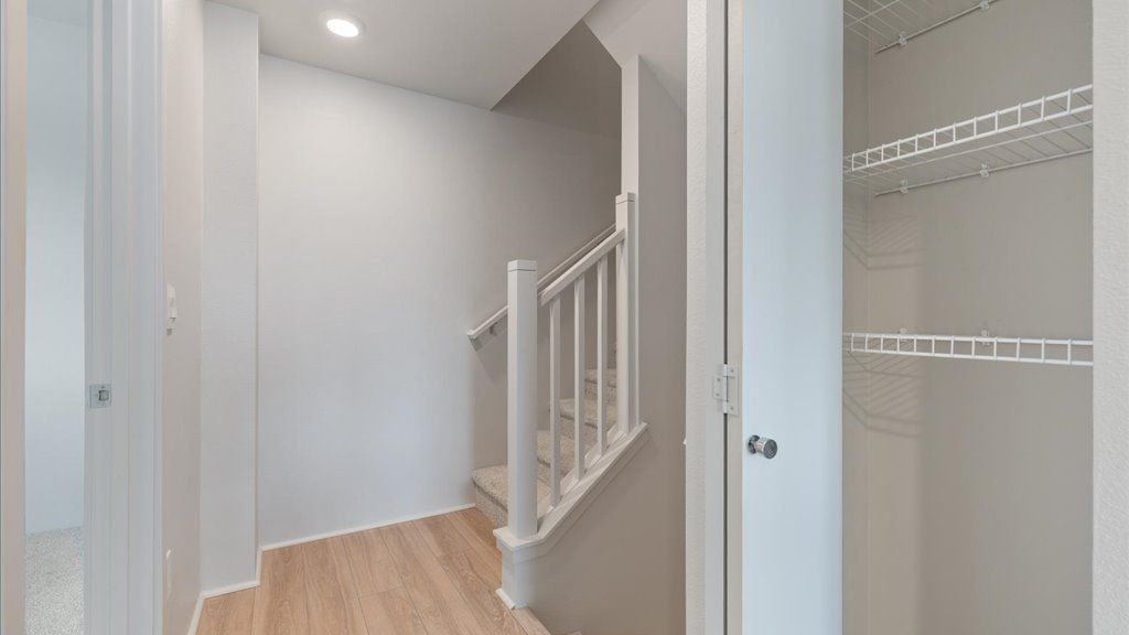 PLAN D102 - Kapili at Ho'opili Pohaku Estates: Kapolei, Hawaii - D.R. Horton