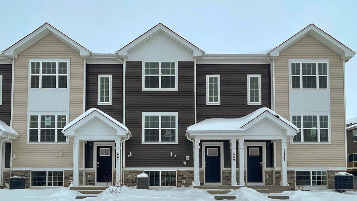MCKINLEY - Cambridge Lakes North Townhomes: Pingree Grove, Illinois - D.R. Horton