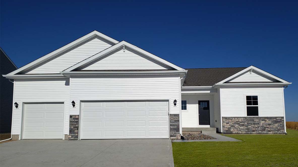 101 8Th Ave Ne. Altoona, IA 50009