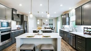 1725 Oak Creek Pass (The Redwood)