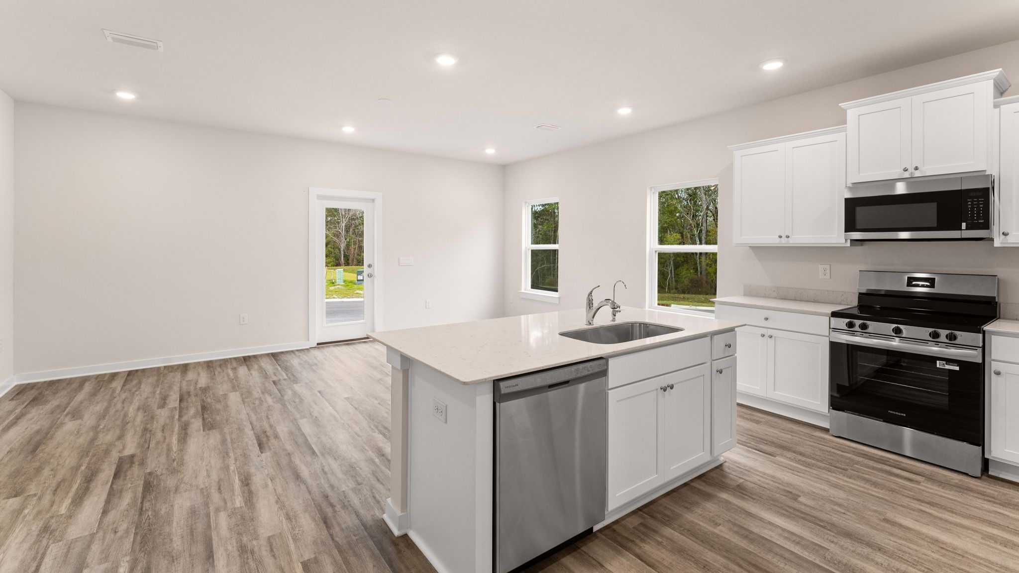 10 Rudder Lane. Freeport, FL 32439