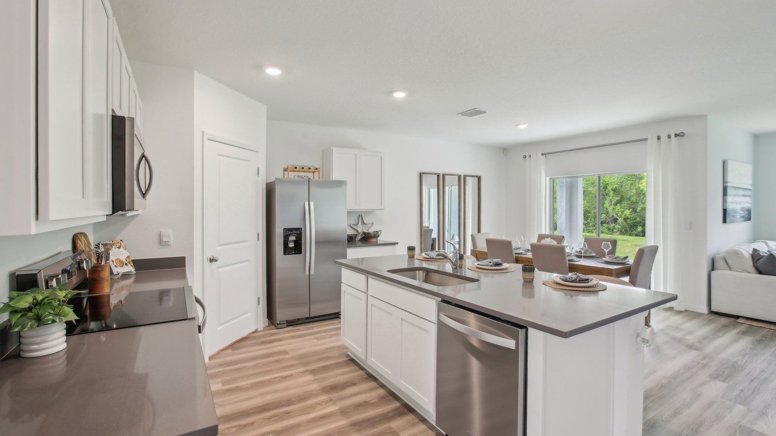 1686 Zumbro Ave. Shakopee, MN 55379