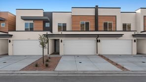 1726 S Forbidding Way 2280 (Oakridge)